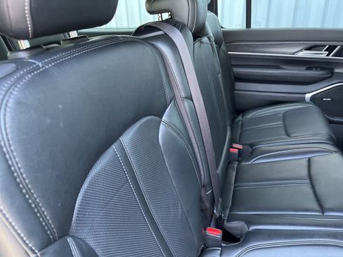 Used 2024 Jeep Wagoneer L Series II w/ Flexible Seating Group AWD/4WD image 42