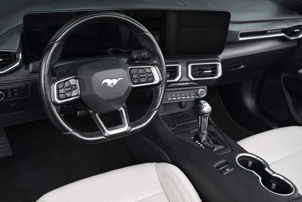 Used 2024 Ford Mustang Premium RWD image 13