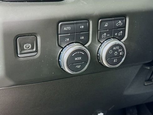 Used 2025 GMC Sierra 3500 AT4 image 11