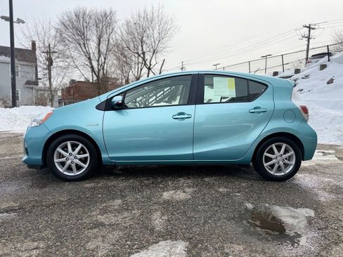 Used 2014 Toyota Prius C Three image 3