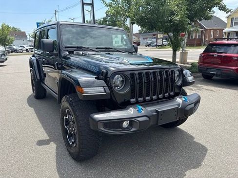 Used 2022 Jeep Wrangler Unlimited Rubicon 4xe w/ Cold Weather Group AWD/4WD image 4
