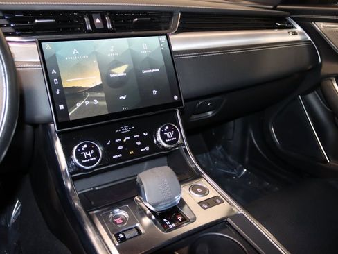 Used 2021 Jaguar XF R-Dynamic SE image 48