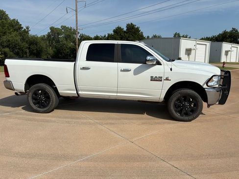 Used 2015 RAM 2500 SLT w/ Luxury Group AWD/4WD image 4