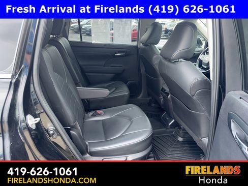 Used 2020 Toyota Highlander XLE image 33