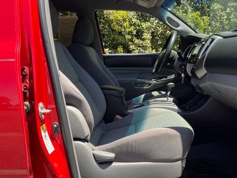 Used 2015 Toyota Tacoma PreRunner w/ SR5 Package RWD image 17