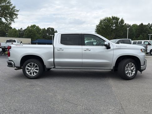 Used 2020 Chevrolet Silverado 1500 LTZ w/ LTZ Premium Package AWD/4WD image 13