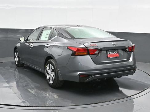 Used 2025 Nissan Altima 2.5 S FWD image 10