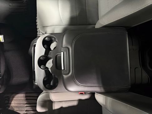 Used 2022 RAM 1500 Classic SLT w/ Protection Group AWD/4WD image 12