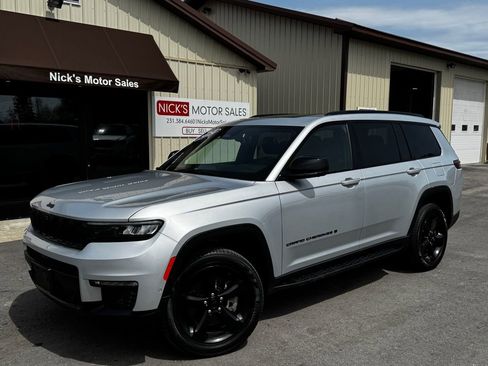 Used 2024 Jeep Grand Cherokee L Limited w/ Luxury Tech Group II AWD/4WD image 1