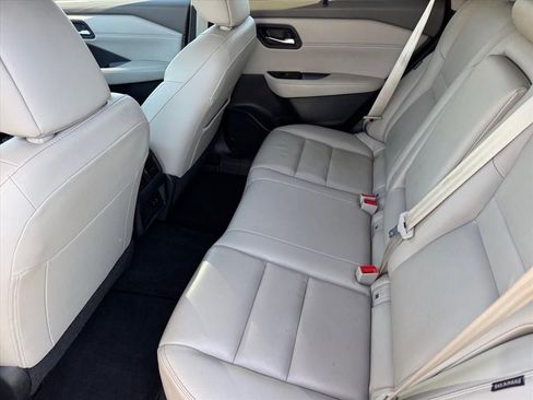 Used 2023 Nissan Rogue SL w/ SL Premium Package image 11