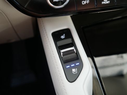 Certified 2024 Kia Telluride EX w/ EX Captain's Chair Package AWD/4WD image 33