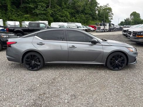 Certified 2022 Nissan Altima 2.5 SR w/ Midnight Edition Package AWD/4WD image 6