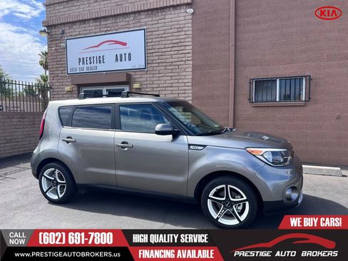 Used 2019 Kia Soul + FWD image 4