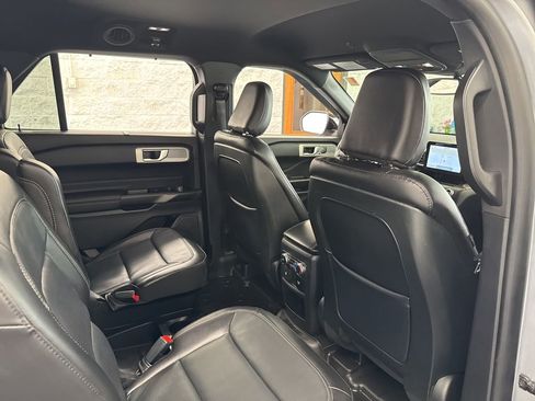 Used 2020 Ford Explorer Limited image 49