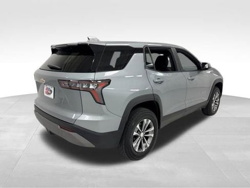 Used 2026 Chevrolet Equinox LT FWD image 5