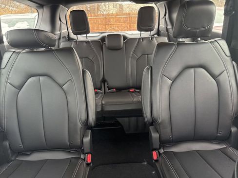 New 2026 Chrysler Pacifica Select image 14