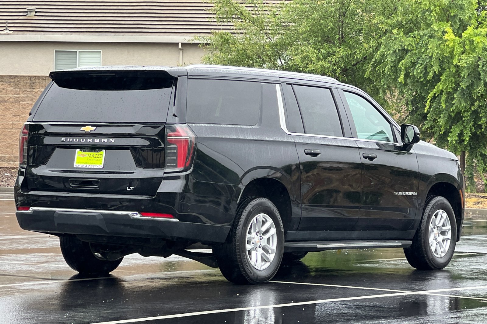 Used 2025 Chevrolet Suburban LT AWD/4WD image 11