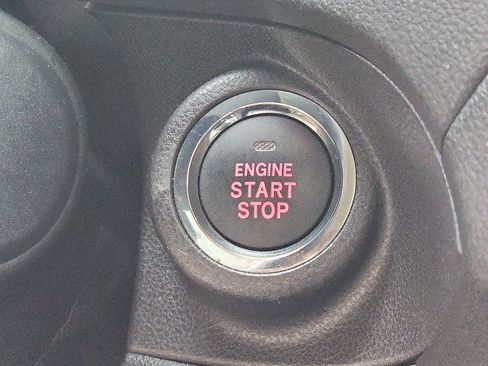 Used 2023 Subaru Ascent Limited image 22