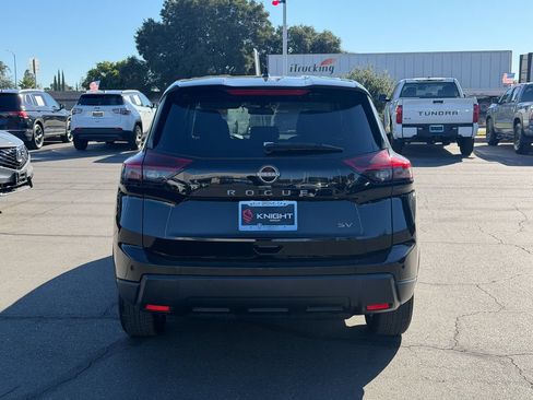 Used 2024 Nissan Rogue SV FWD image 7