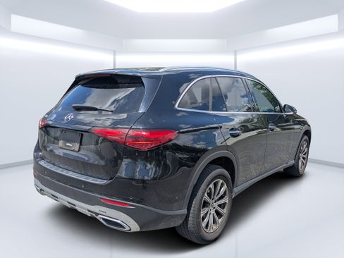 Certified 2023 Mercedes-Benz GLC 300 image 3