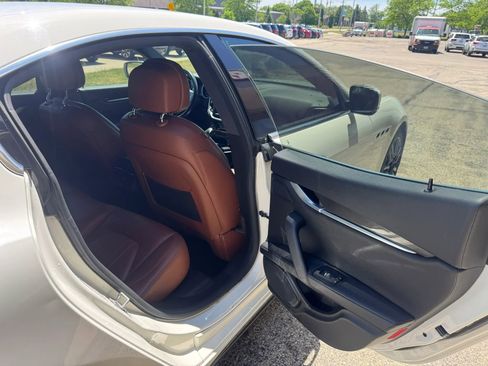 Used 2015 Maserati Ghibli RWD image 14