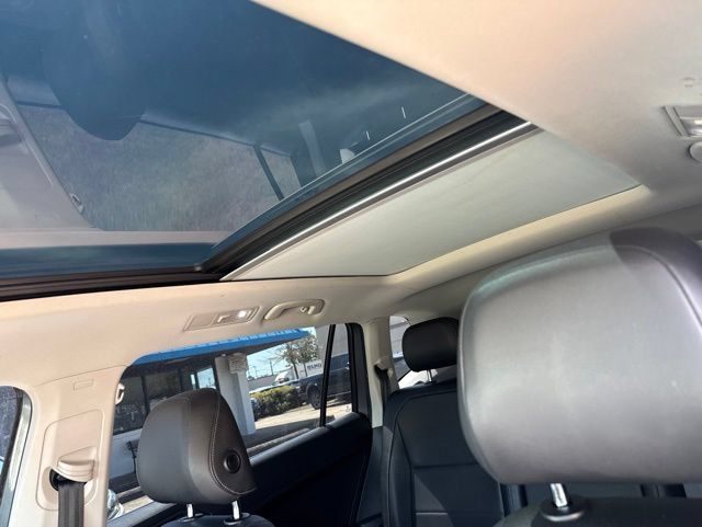 Used 2019 Volkswagen Tiguan SEL R-Line AWD/4WD image 21