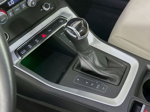 Used 2022 Audi Q3 2.0T Premium Plus w/ Premium Plus Package image 24