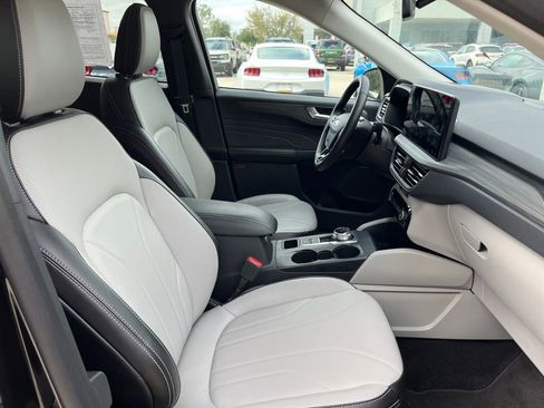 New 2025 Ford Escape SE w/ PHEV Premium Package image 27