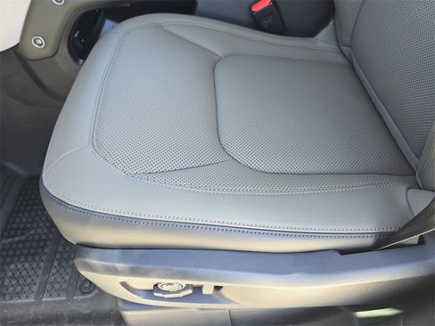 New 2026 Land Rover Defender 110 S image 28