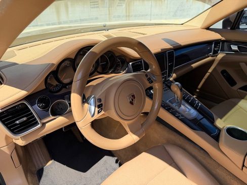 Used 2012 Porsche Panamera image 10