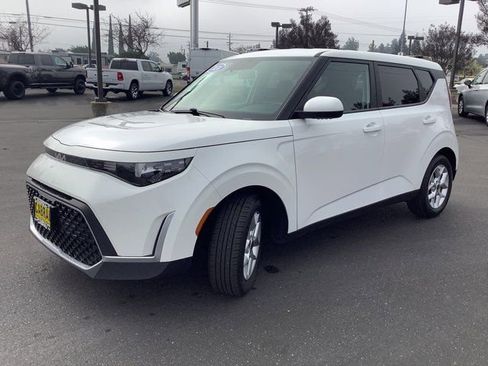 Used 2024 Kia Soul LX w/ Option Group 015 image 5