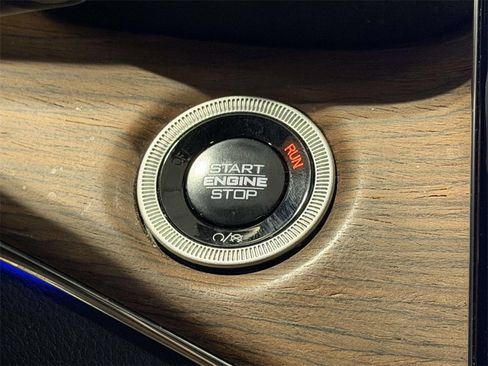 Certified 2024 Jeep Grand Cherokee Summit w/ Luxury Tech Group V image 24