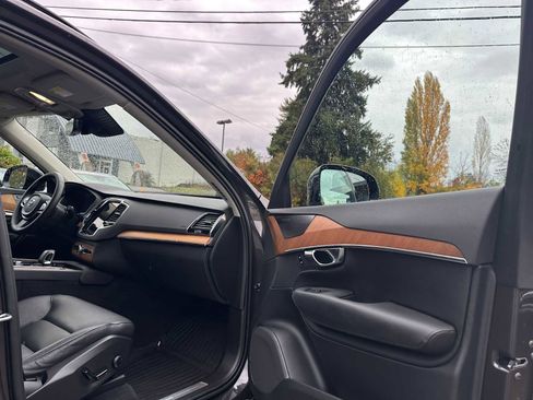 Certified 2023 Volvo XC90 T8 Plus image 19
