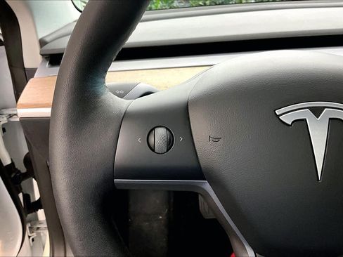 Used 2022 Tesla Model 3 image 22