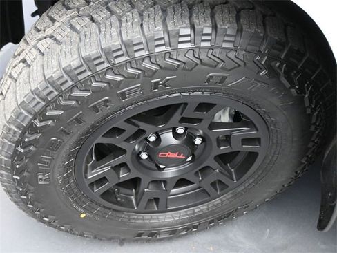 Used 2022 Toyota 4Runner TRD Off-Road Premium image 28