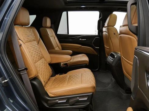 Used 2021 Cadillac Escalade Premium Luxury w/ Driver Assist Tech Package AWD/4WD image 19