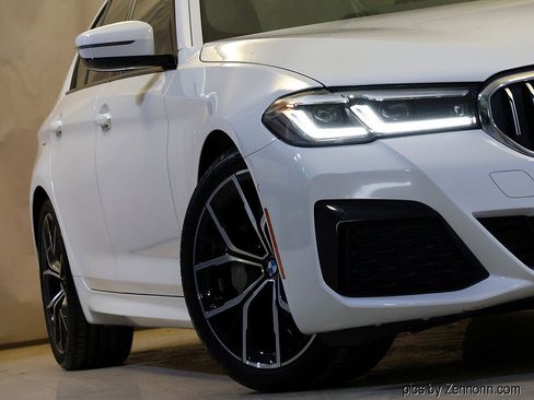Certified 2023 BMW 530i xDrive w/ M Sport Package image 4