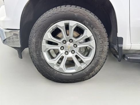 Used 2023 Chevrolet Silverado 1500 LTZ w/ LTZ Convenience Package II AWD/4WD image 32