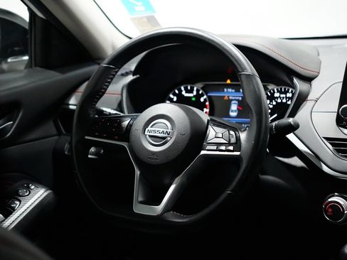 Used 2019 Nissan Altima 2.5 SR w/ SR Premium Package image 12