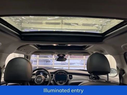 Used 2022 MINI Cooper 4-Door Hardtop image 14