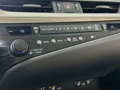 Used 2019 Lexus ES 350 image 19