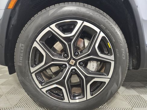 Used 2024 Rivian R1S Adventure AWD/4WD image 9