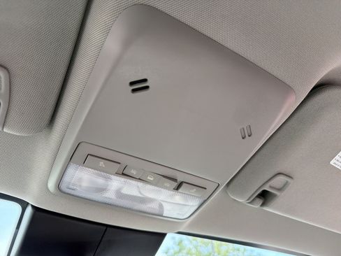 Used 2016 Buick Encore Convenience FWD image 20