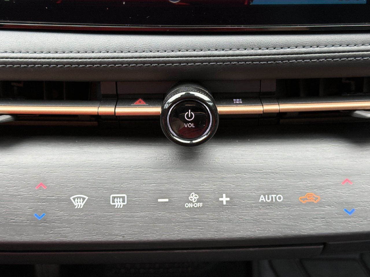 Certified 2023 Nissan Ariya FWD image 6