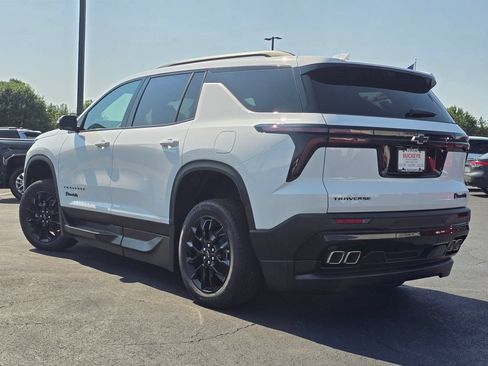 Used 2026 Chevrolet Traverse LT w/ Midnight/Sport Edition FWD image 6