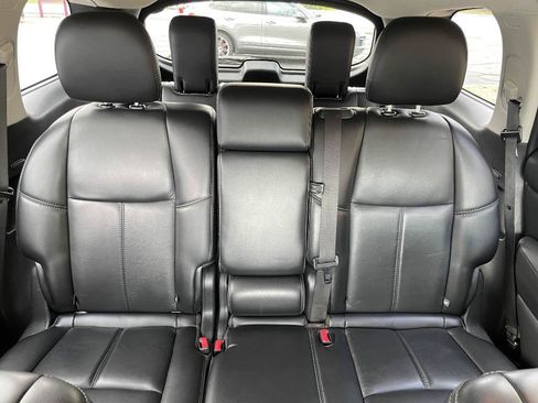 Used 2017 Nissan Pathfinder SL w/ SL Tech Package AWD/4WD image 13