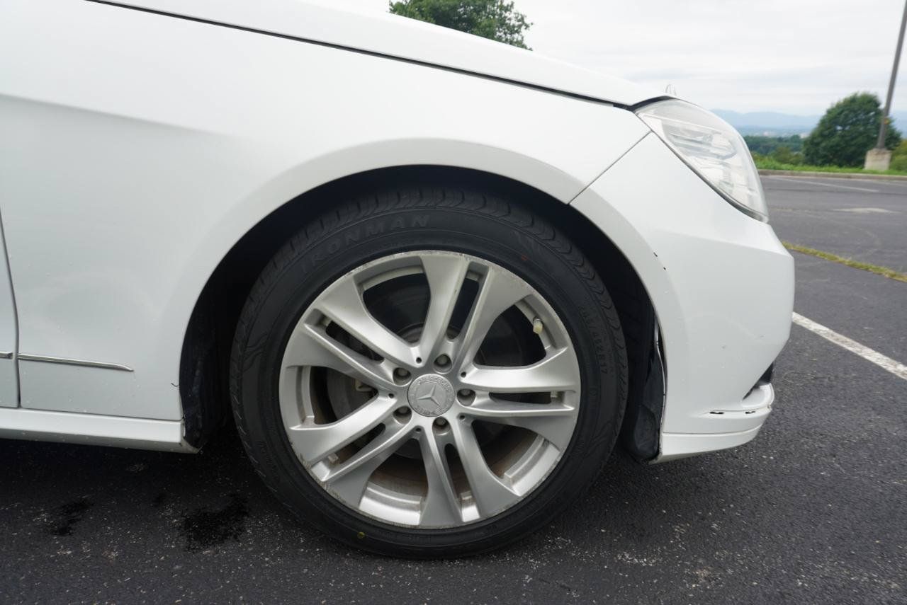 Used 2011 Mercedes-Benz E 350 4MATIC Sedan image 32