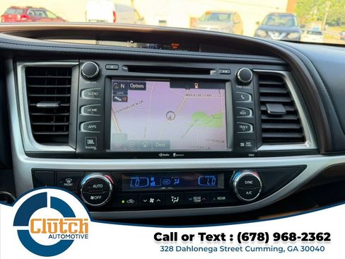 Used 2015 Toyota Highlander Limited w/ Driver Technology Package FWD image 31