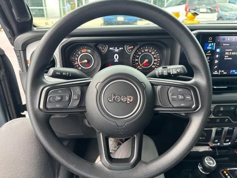 Used 2025 Jeep Wrangler Sport AWD/4WD image 3