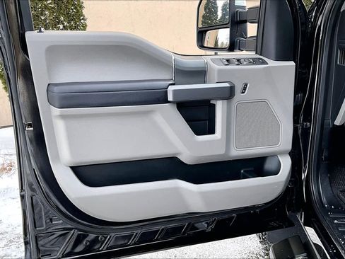 Used 2020 Ford F250 XLT w/ XLT Premium Package image 21